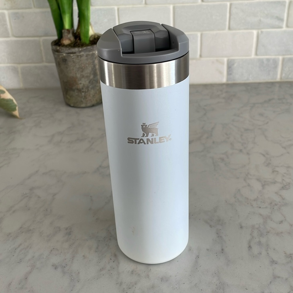Stanley aero light transit bottle 20 oz.